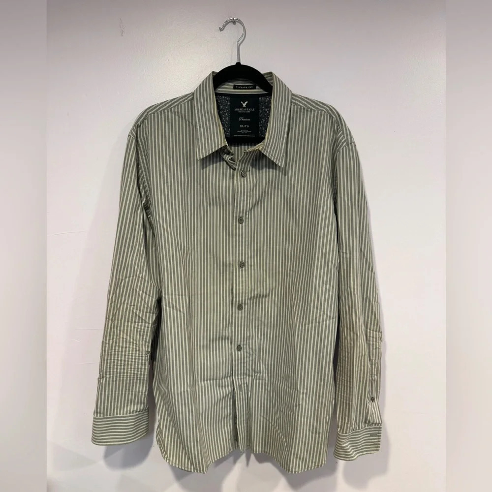 American Eagle striped‎ button down long sleeve